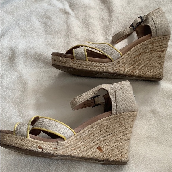TOMS wedges - Picture 3 of 6